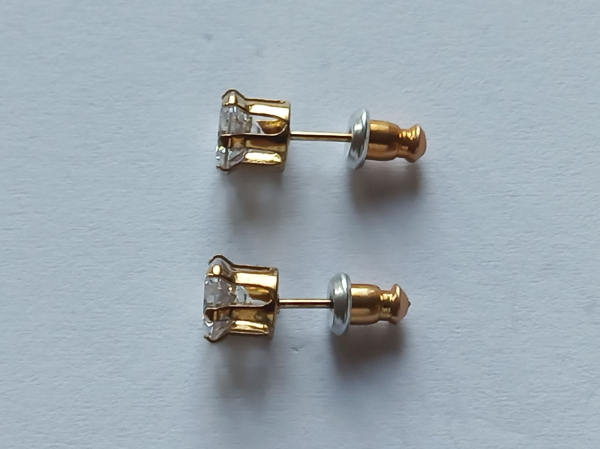 gold-plated zirconia silver studs---
